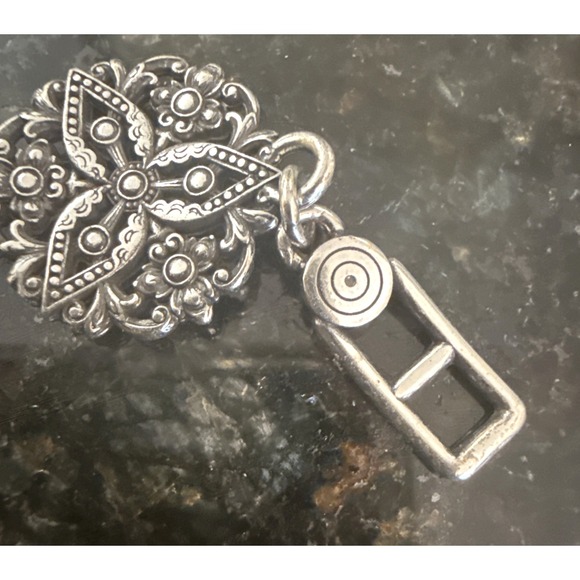 Brighton Empire Lace Retired Crystal Silver Fold Over Clasp Bracelet Boho Sz 7" - Picture 5 of 7